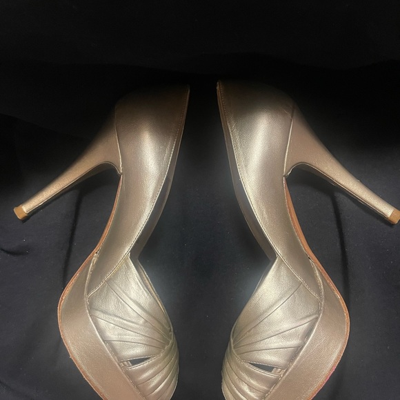 Stuart Weitzman Metallic Gold Heels USA Size 6 - Picture 3 of 13